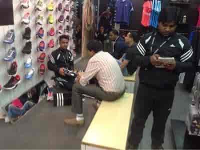 adidas shoes showroom in laxmi nagar delhi adidas shoes showroom in laxmi nagar delhi