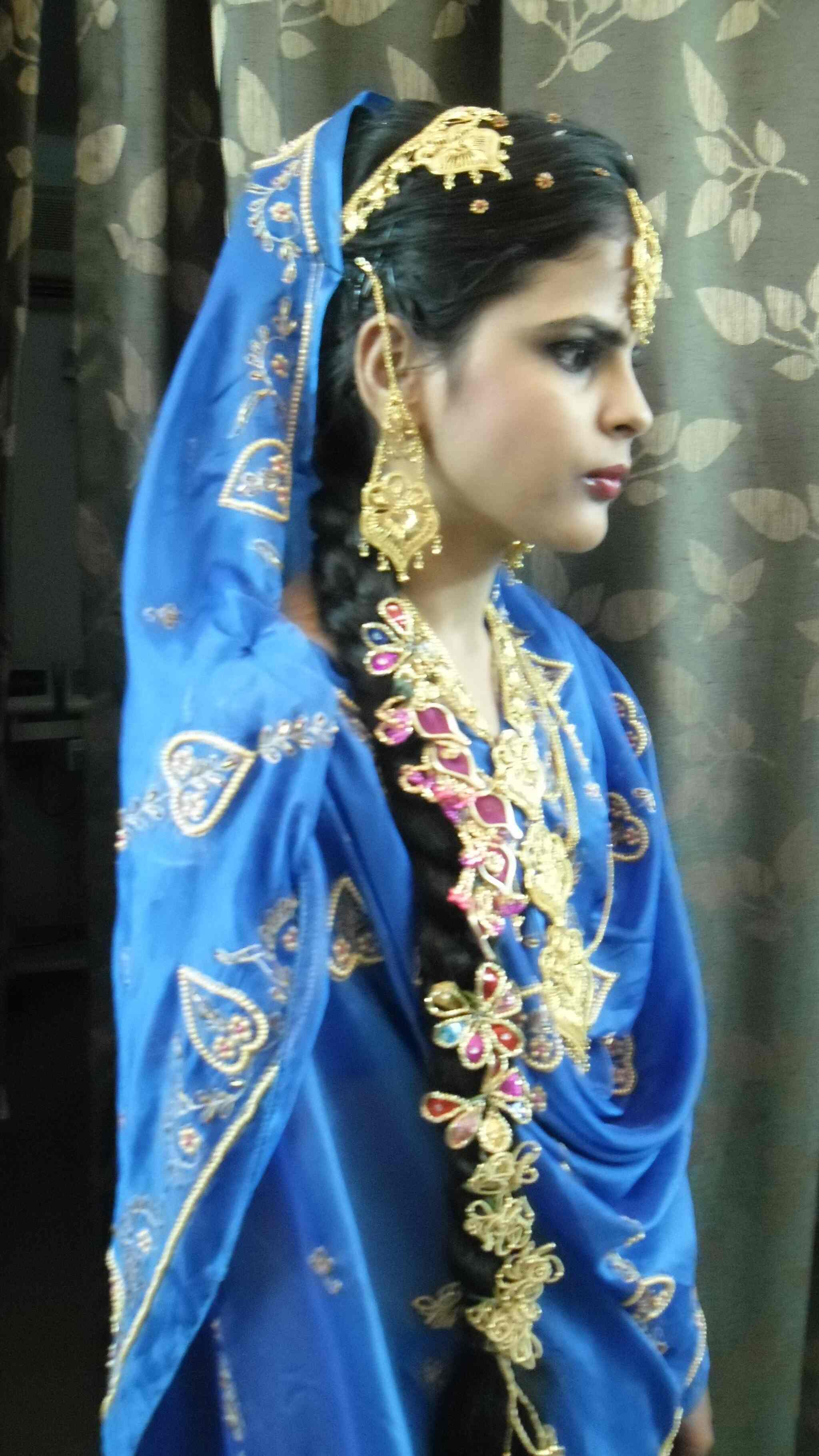 Wedding dresses for short brides pictures by kashish salon Wedding dresses for short brides pictures by kashish salon